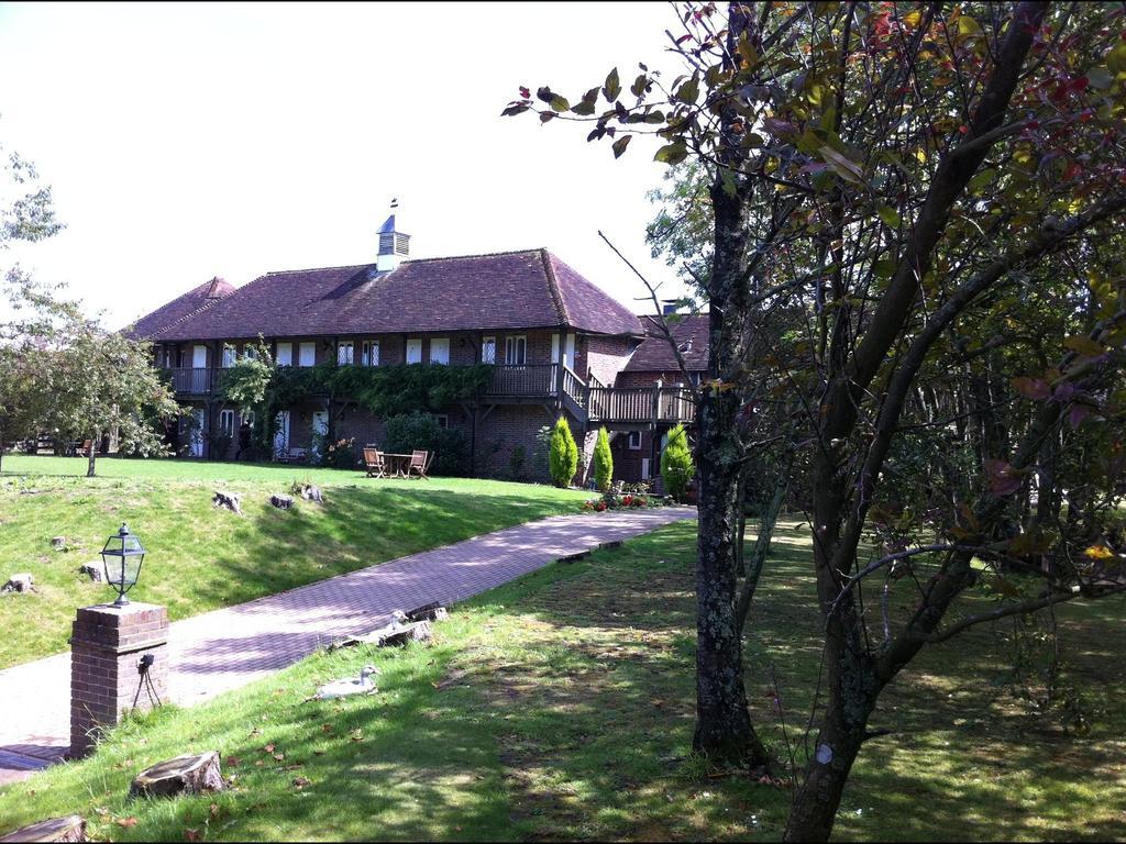 Crockstead Farm Hotel ルーズ エクステリア 写真